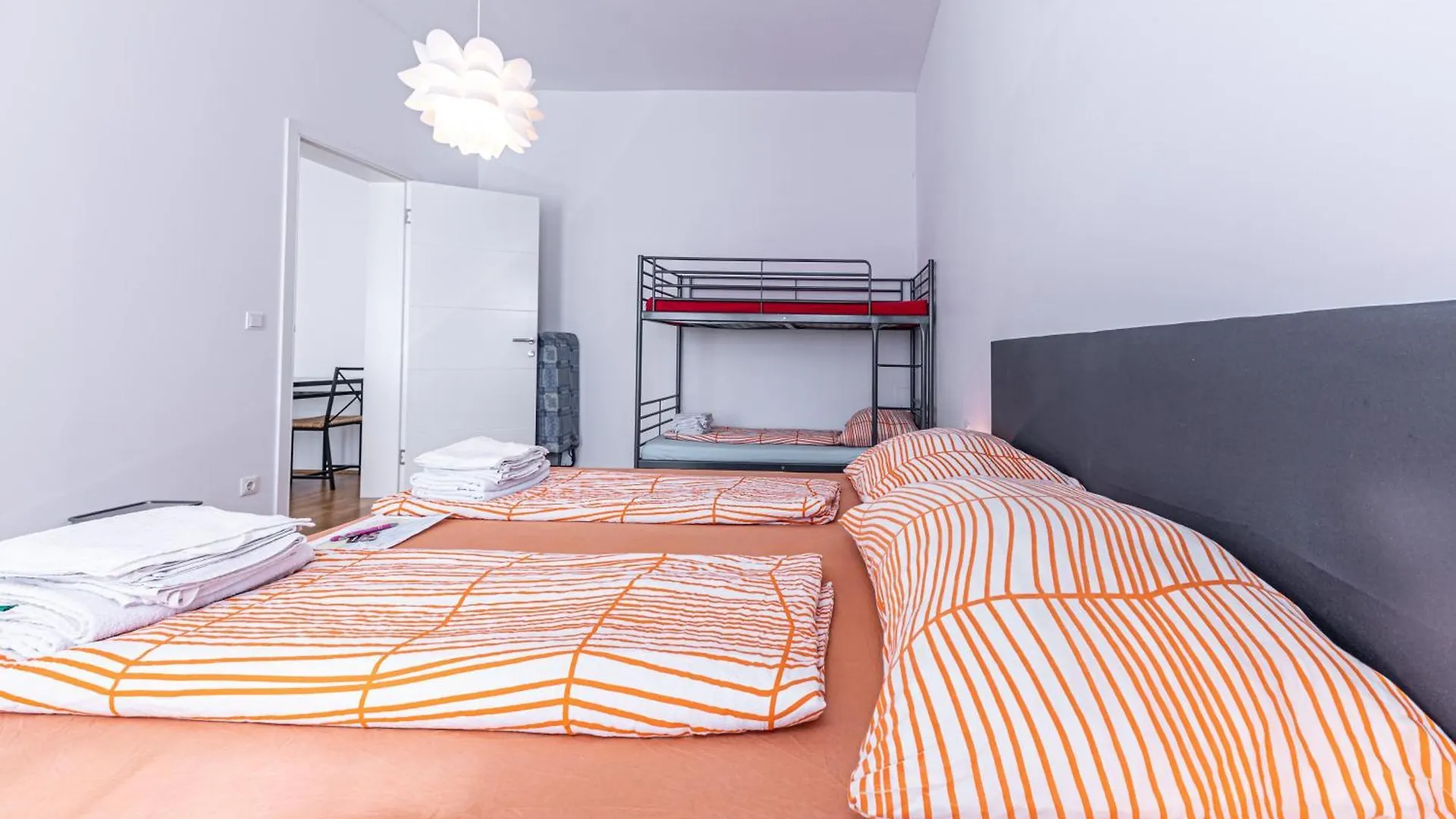 Ley City Apartments 1200 Vienna 0*,